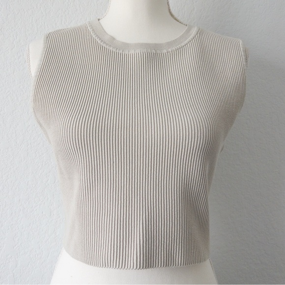 Aritzia Babaton Sculpt Knit Sleeveless Crewneck Ribbed Cropped Tank Large - Picture 1 of 7